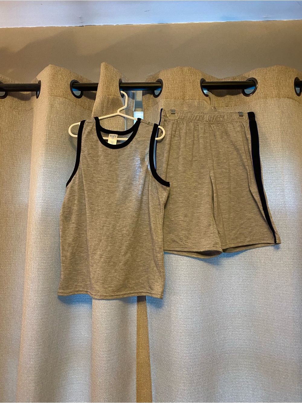 The Children's Place Kids Size M (7/8) Heather Gray with Black Trim Matching Set